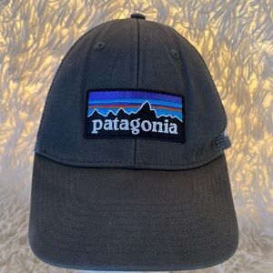 Patagonia P-6 Logo LoPro Trucker Hat in forge grey spotx embroidery on the side